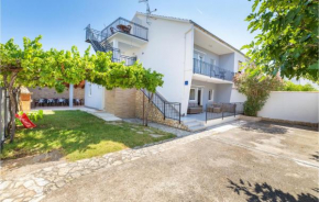 Pet Friendly Apartment In Medulin With Kitchen
